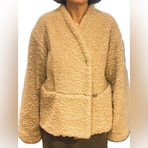 LIGHT BEIGE MANA TEDDY JACKET Small